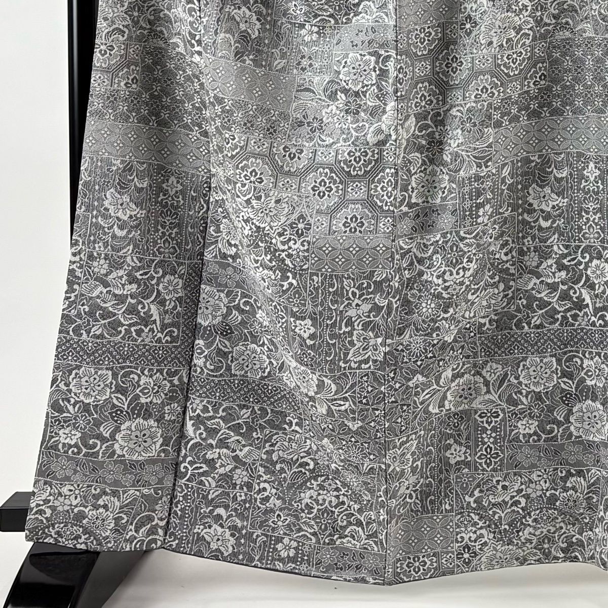 小紋 身丈163 cm 裄丈66.5 M 袷 紋意匠 蜀江文 花唐草 灰色 正絹 一つ紋