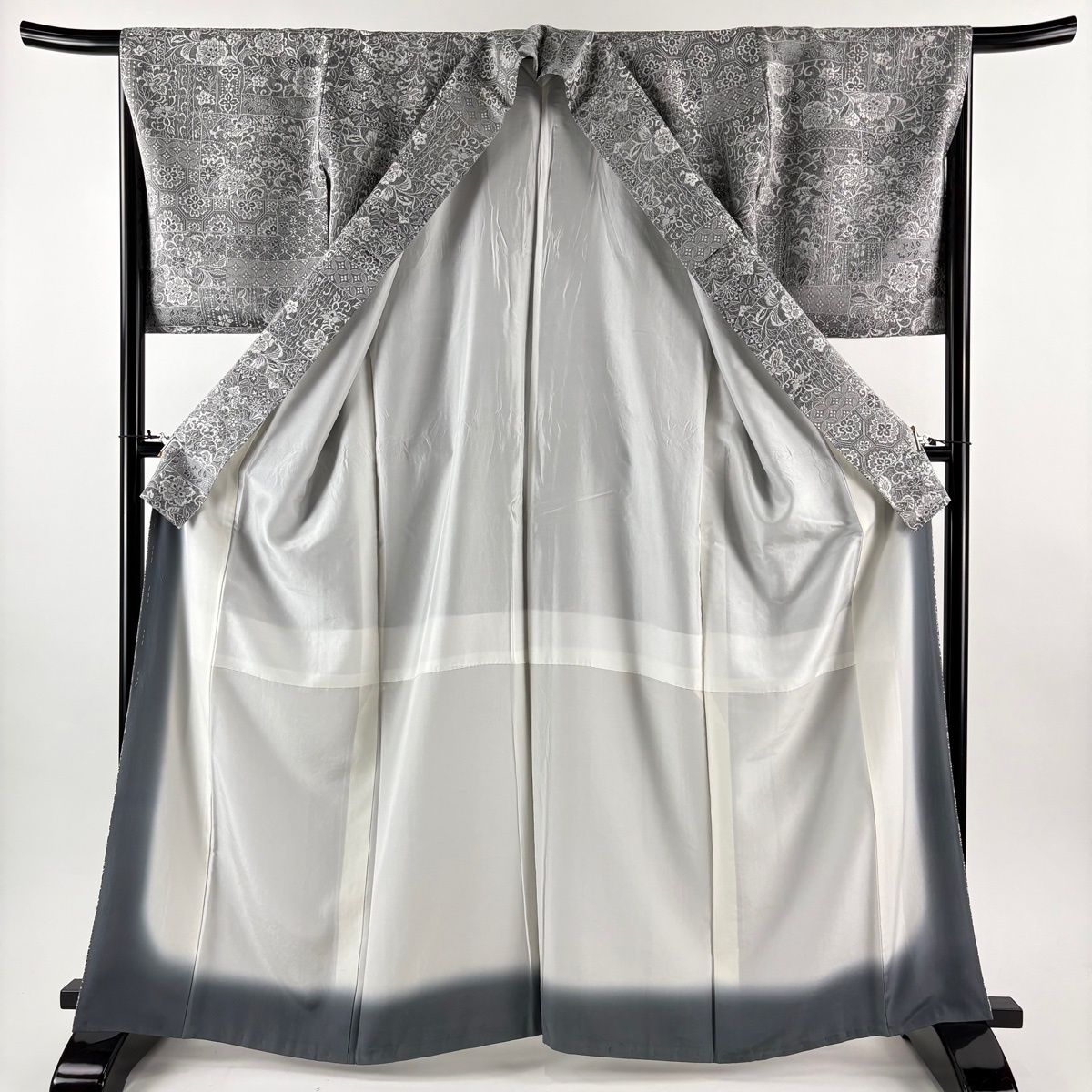  小紋 身丈163 cm 裄丈66 5 M 袷 紋意匠 蜀江文 花唐草 灰色 正絹 一つ紋 小紋 着物