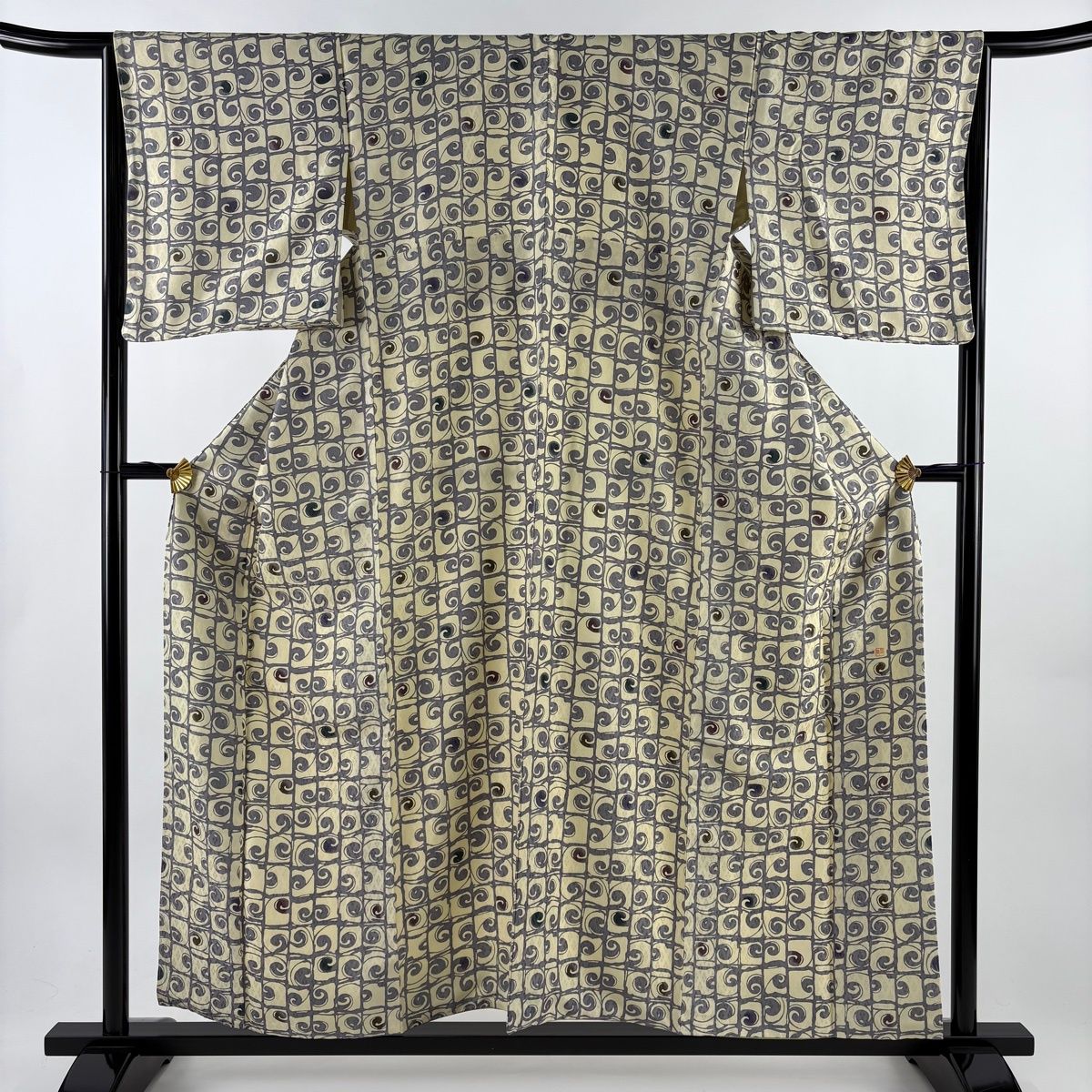 小紋 身丈156 5 cm 裄丈67 M 袷 落款 唐草 クリーム 正絹 秀品