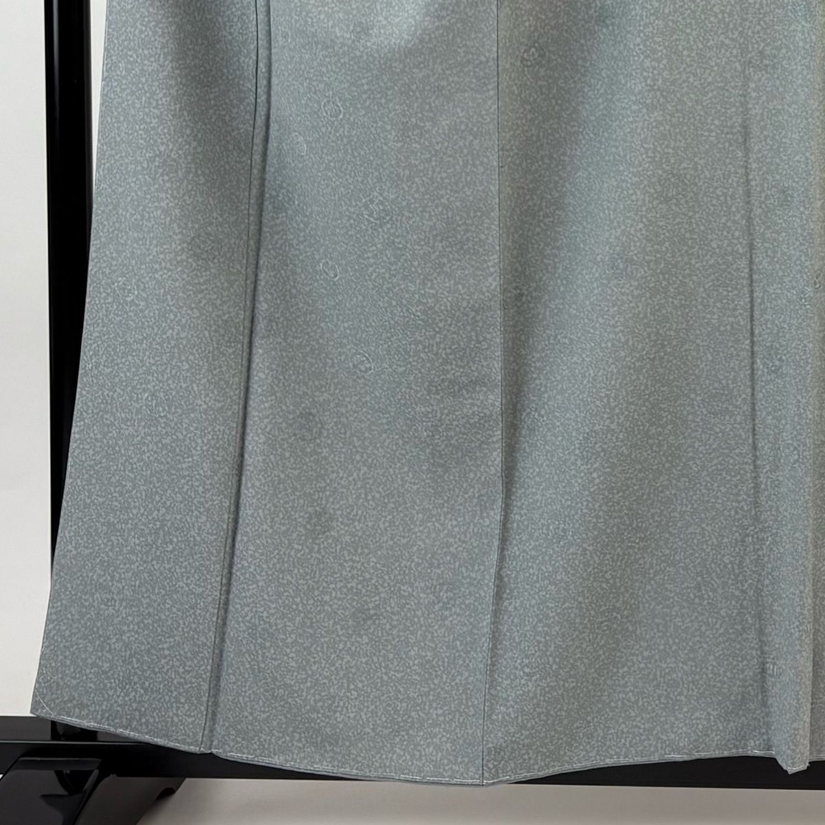 ★専用★美品 色無地 グレー 地紋 縫いの一つ紋 身丈157cm 裄丈66cm 美品】 色無地 身丈157cm 裄丈62cm S 袷 大久保玄才 落款 地紋 灰緑