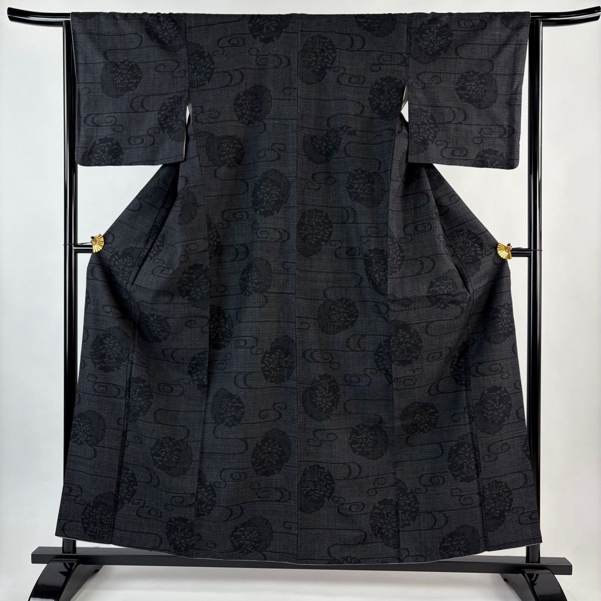 RY　未着用　ロング丈小紋　裄68.5　紬　雪輪　刺し子&名古屋帯 美品】 紬 身丈157.5cm 裄丈63cm S 袷 証紙 雪輪 流水 墨色 正絹 秀品