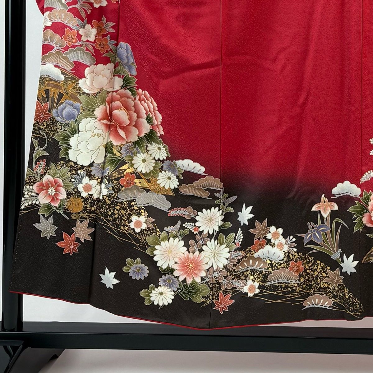 振袖 身丈152cm 裄丈62cm S 袷 草花 片輪車 金彩 ぼかし 赤 正絹 秀品 