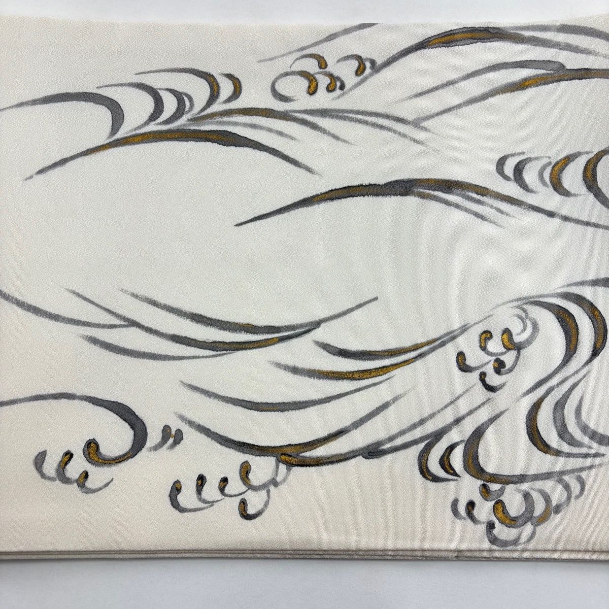 美品】 開き名古屋帯 名品 落款 山科春宣 波頭 金彩 クリーム 正絹