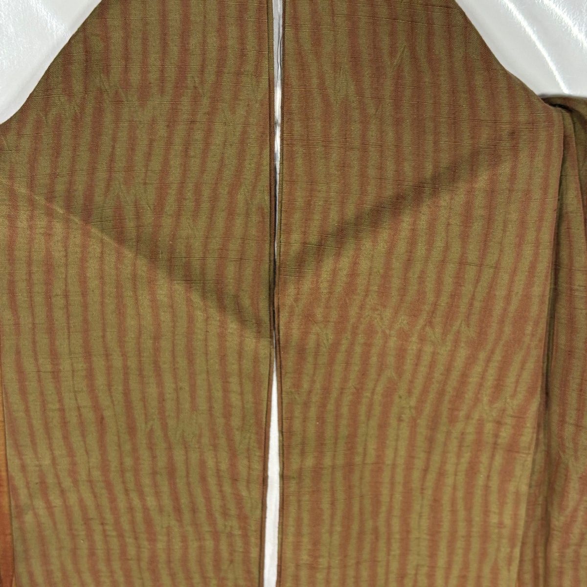 美品】 小紋 身丈160cm 裄丈61.5cm S 袷 紬地 幾何学模様 絞り 茶色