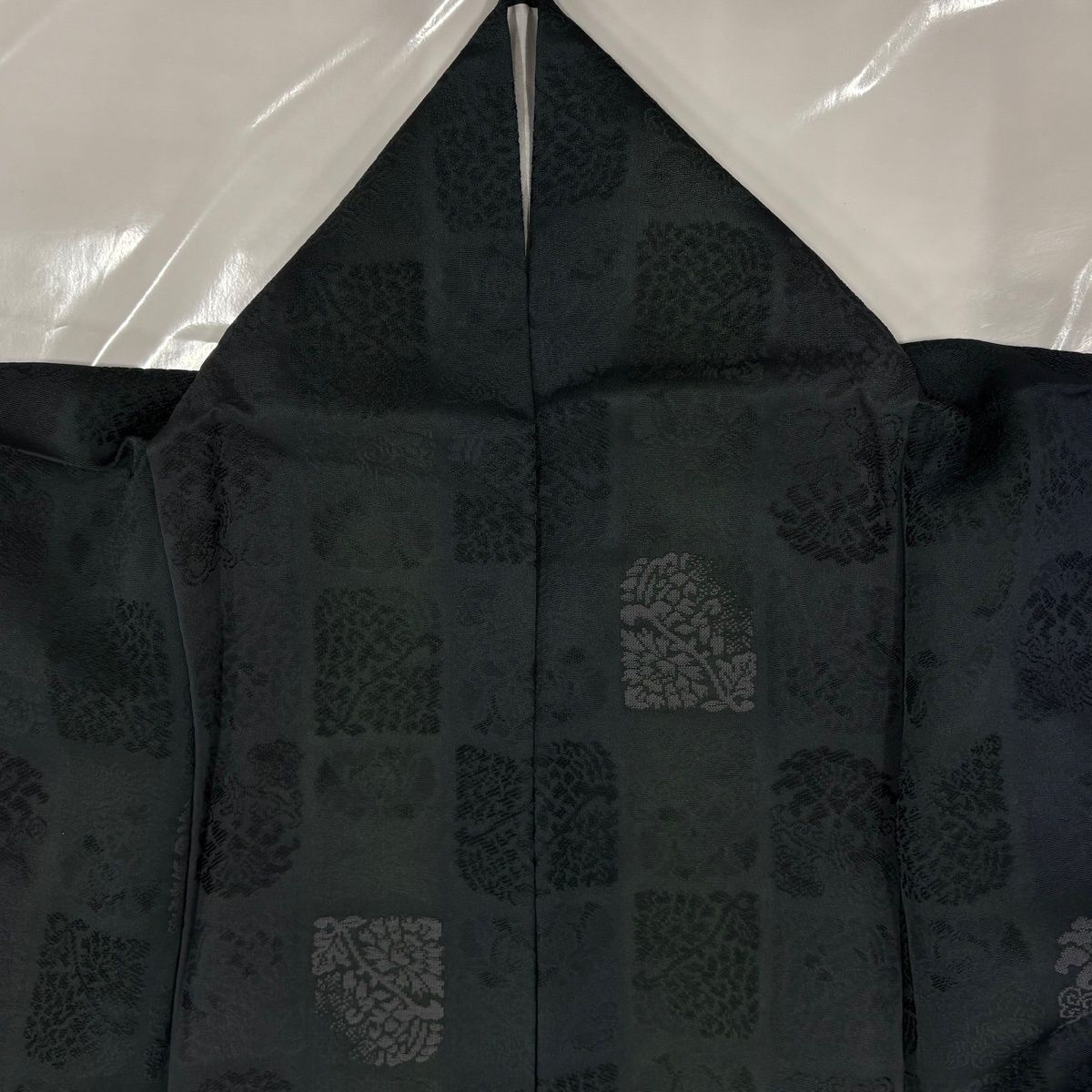  小紋 身丈162.5 cm 裄丈67.5 L 袷 草花 変わり市松 ぼかし 深緑 正絹 秀品 小紋 着物