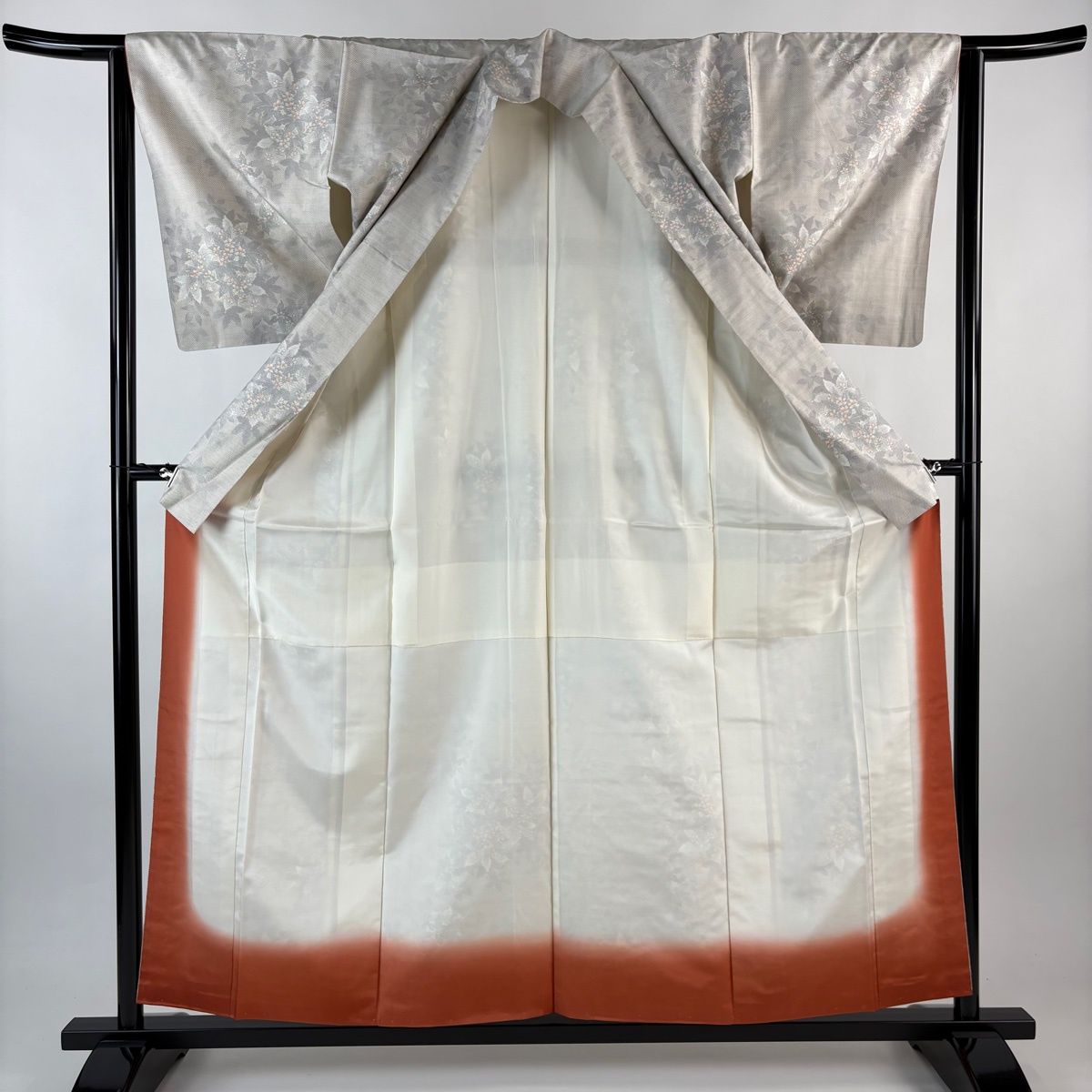 【美品】 大島紬 身丈158cm 裄丈64cm M 袷 証紙 草花 灰白 正絹 秀品 【】