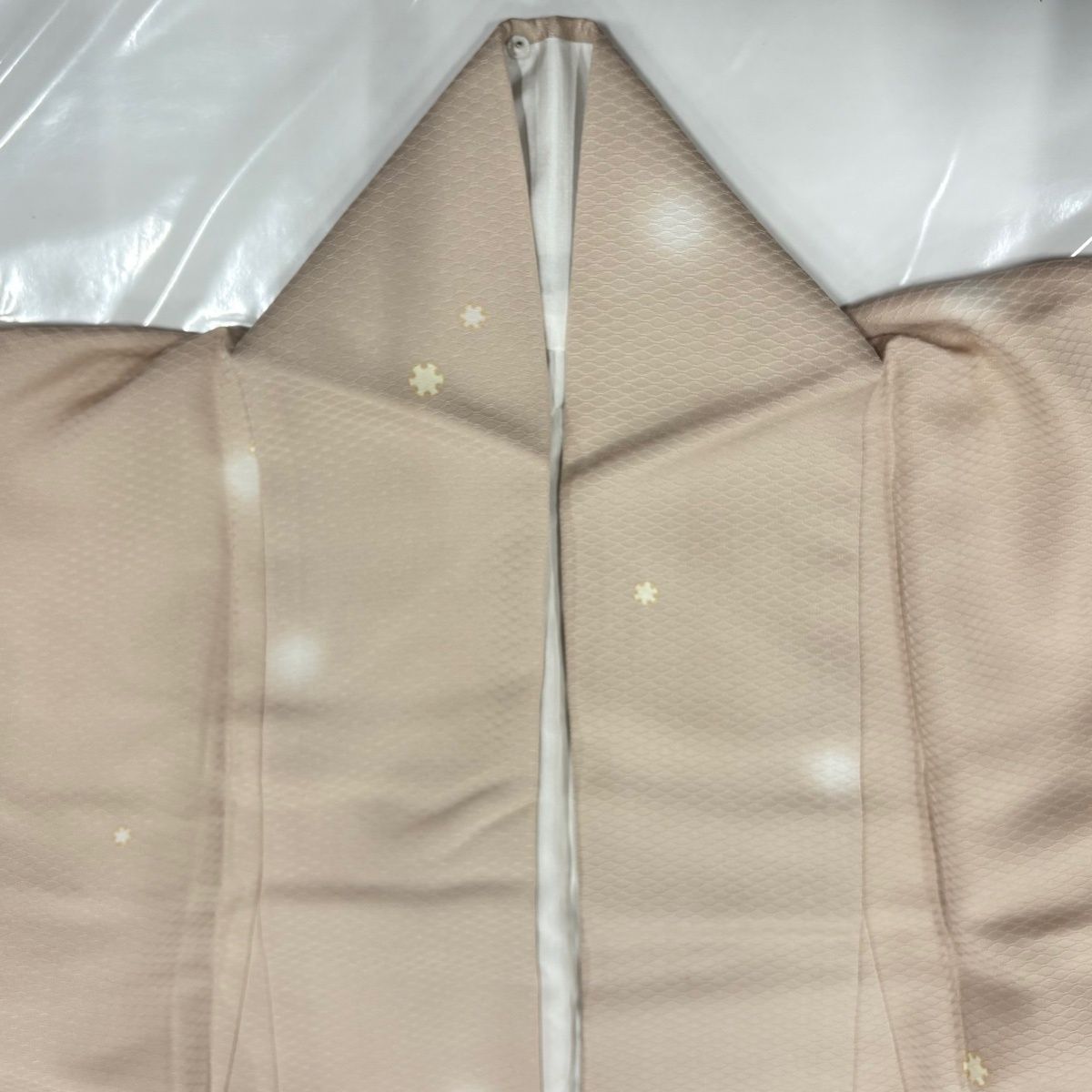  小紋 身丈166 cm 裄丈68 L 袷 蛍ぼかし 地紋 金彩 ピンクベージュ 正絹 秀品 小紋 着物