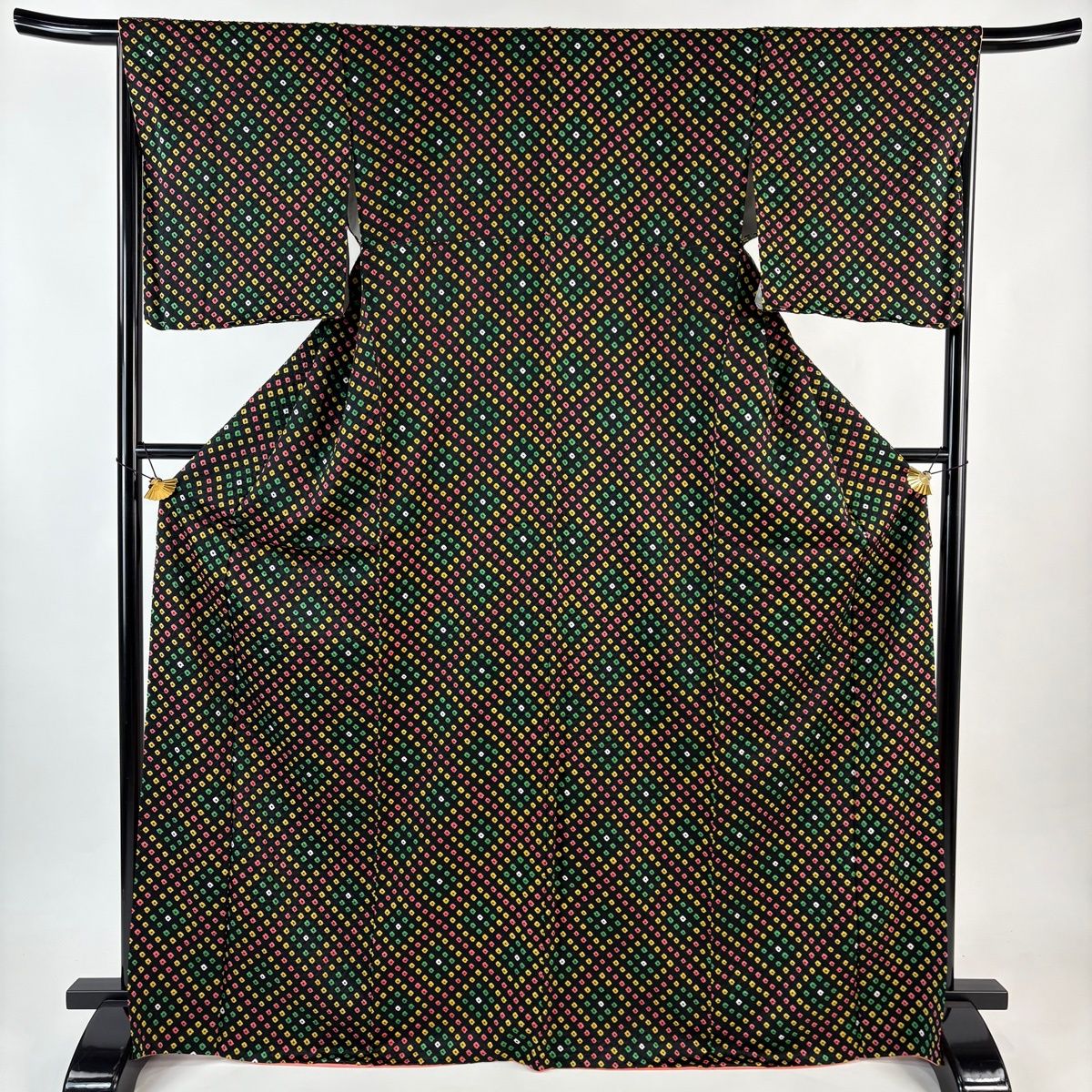 美品】 小紋 身丈169.5cm 裄丈66cm M 袷 幾何学模様 絞り 黒 正絹 秀品