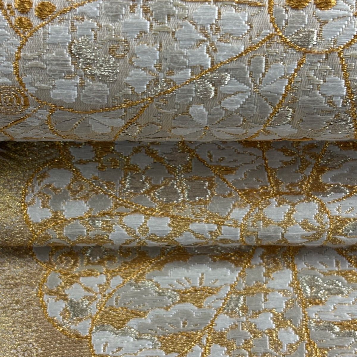 美品】 袋帯 逸品 加納幸 落款 菊 疋田 箔 金糸 金色 お太鼓柄 正絹