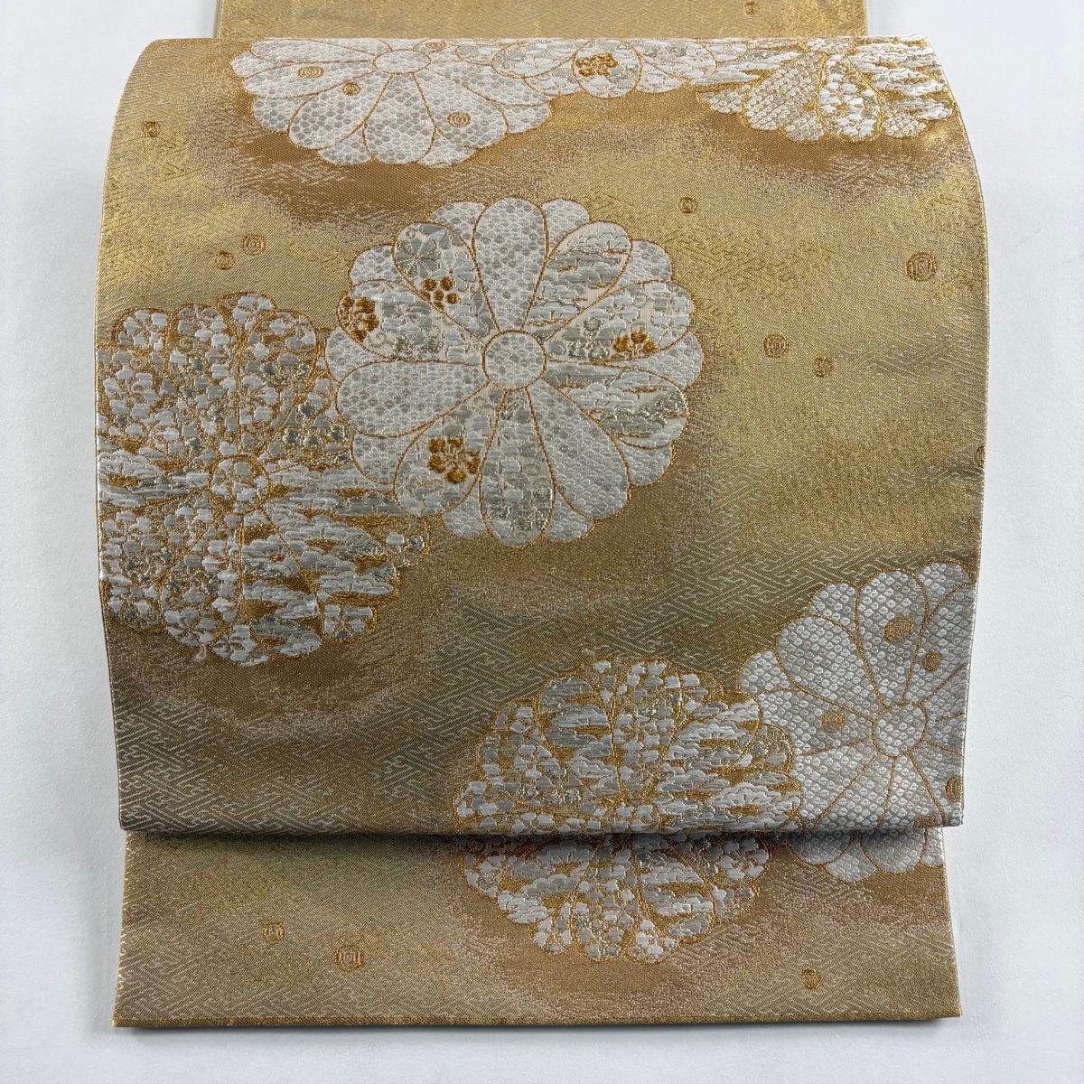 美品】 袋帯 逸品 加納幸 落款 菊 疋田 箔 金糸 金色 お太鼓柄 正絹