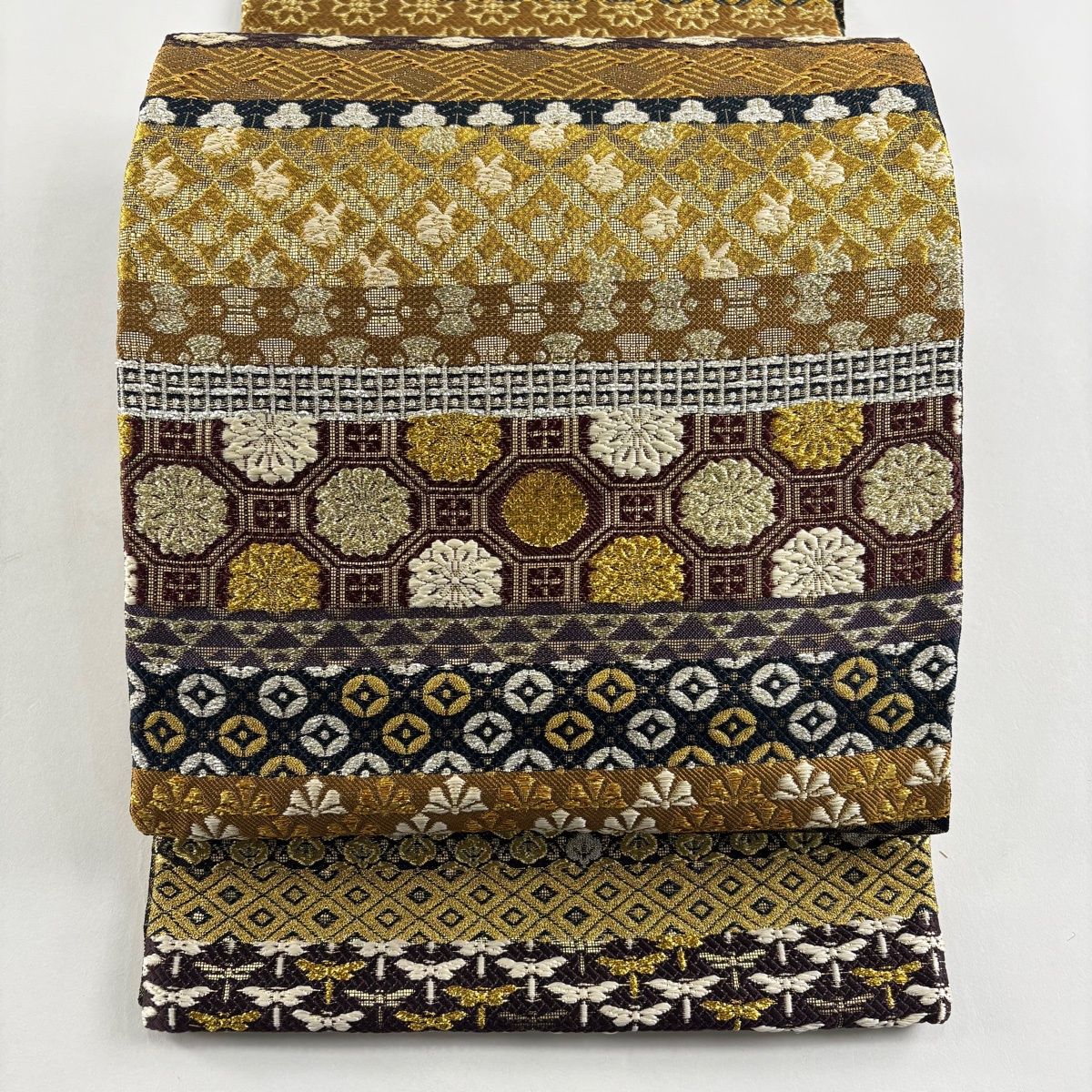 美品】 袋帯 逸品 誉田屋源兵衛 落款 誉文彫金 別腹 有職文様 段縞 金