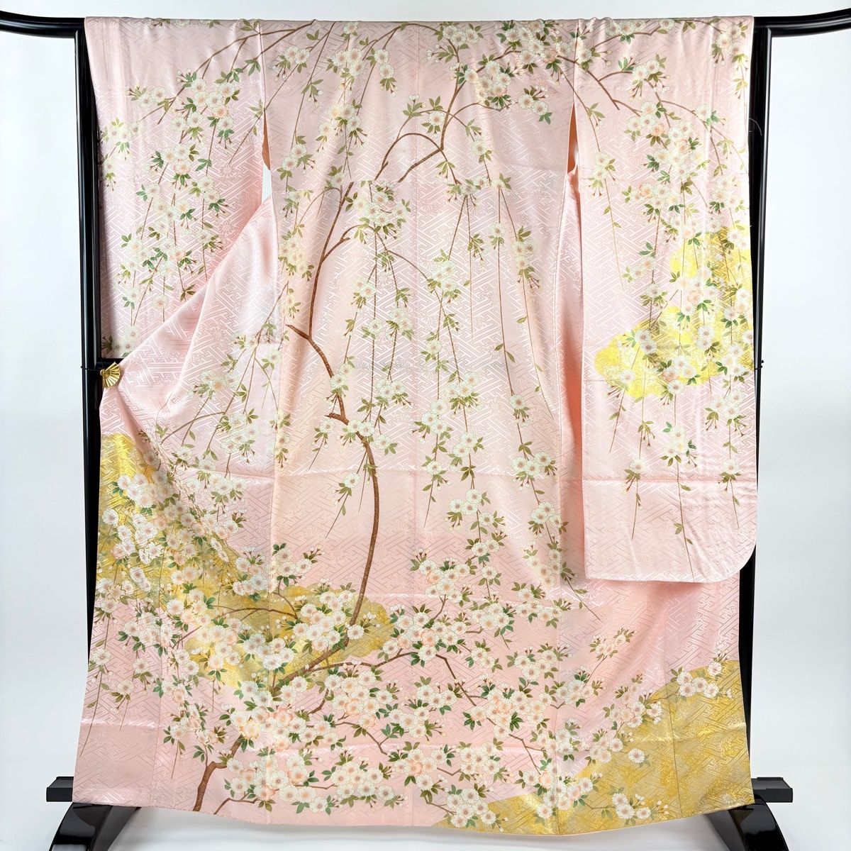 美品】 振袖 身丈165.5cm 裄丈64cm M 袷 桜 雲文 金糸 金彩 薄ピンク