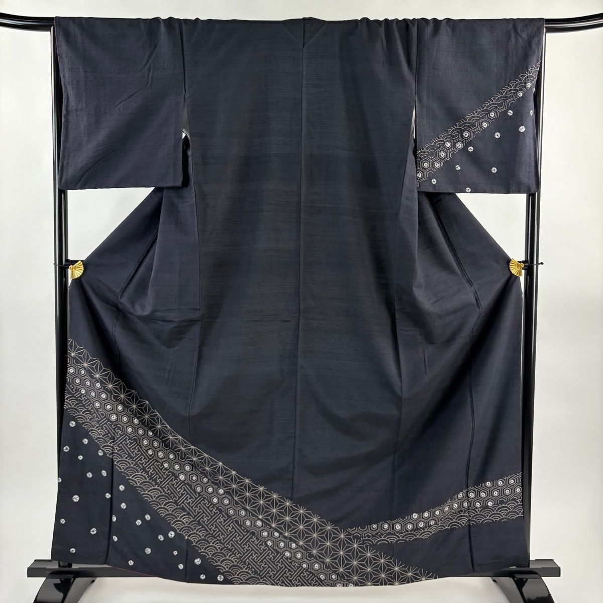 付下げ　紬　絞り　正絹 付下げ 身丈162.5cm 裄丈67.5cm L 袷 紬地 有職文様 幾何学模様 刺繍
