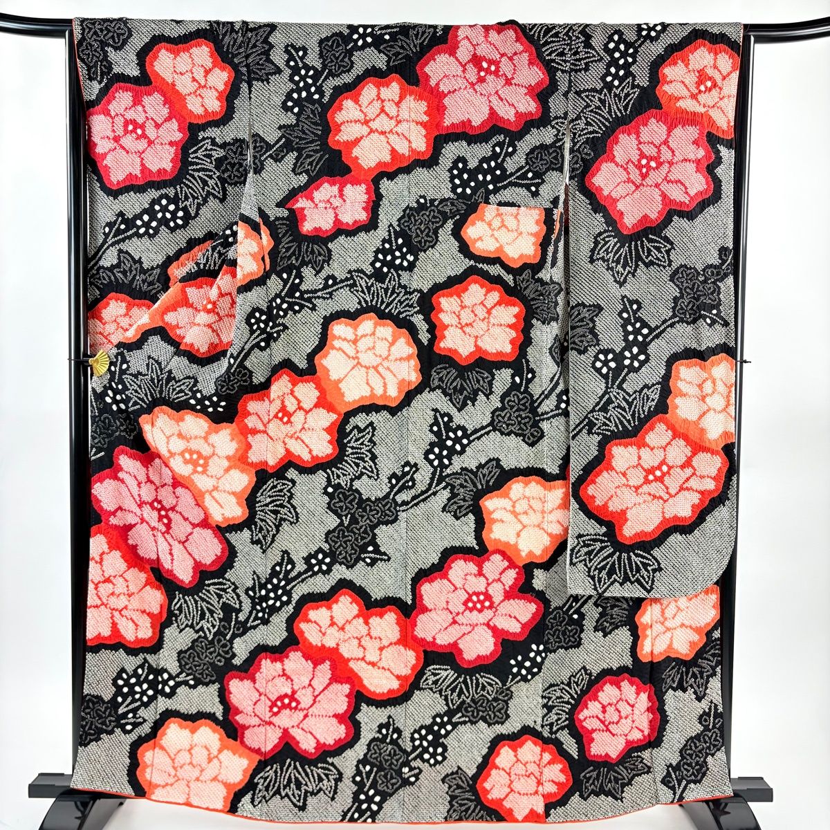 振袖 身丈161 5 cm 裄丈65 M 袷 牡丹 枝梅 絞り 黒 正絹