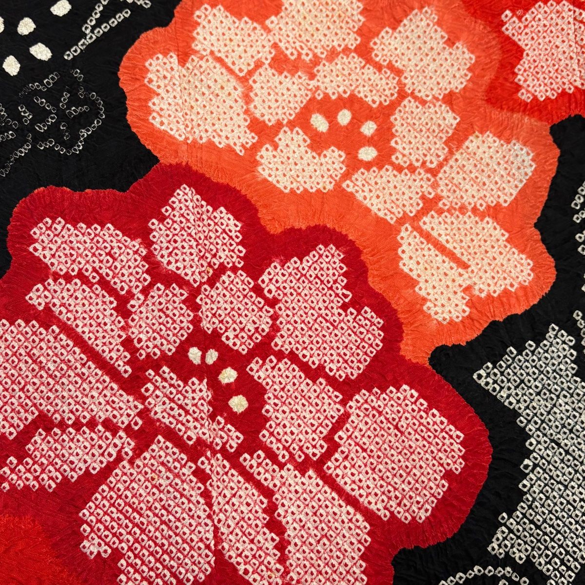  振袖 身丈161.5 cm 裄丈65 M 袷 牡丹 枝梅 絞り 黒 正絹 振袖 着物