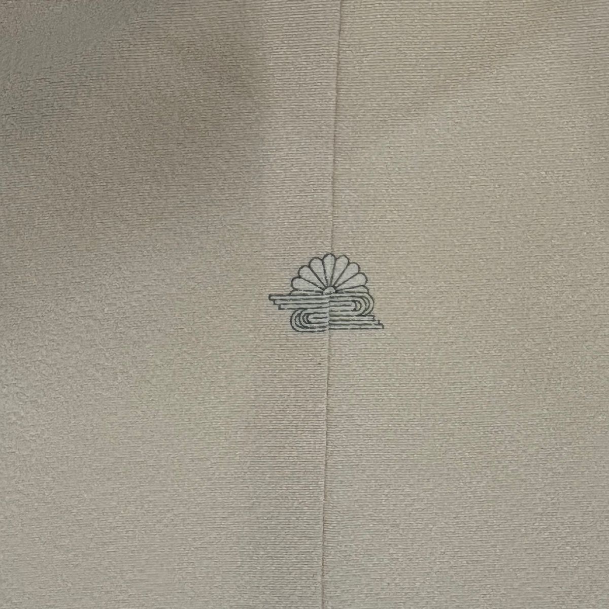  色留袖 身丈164.5 cm 裄丈65 M 袷 鏡裏文 花唐草 刺繍 クリーム 正絹 一つ紋 色留袖 着物