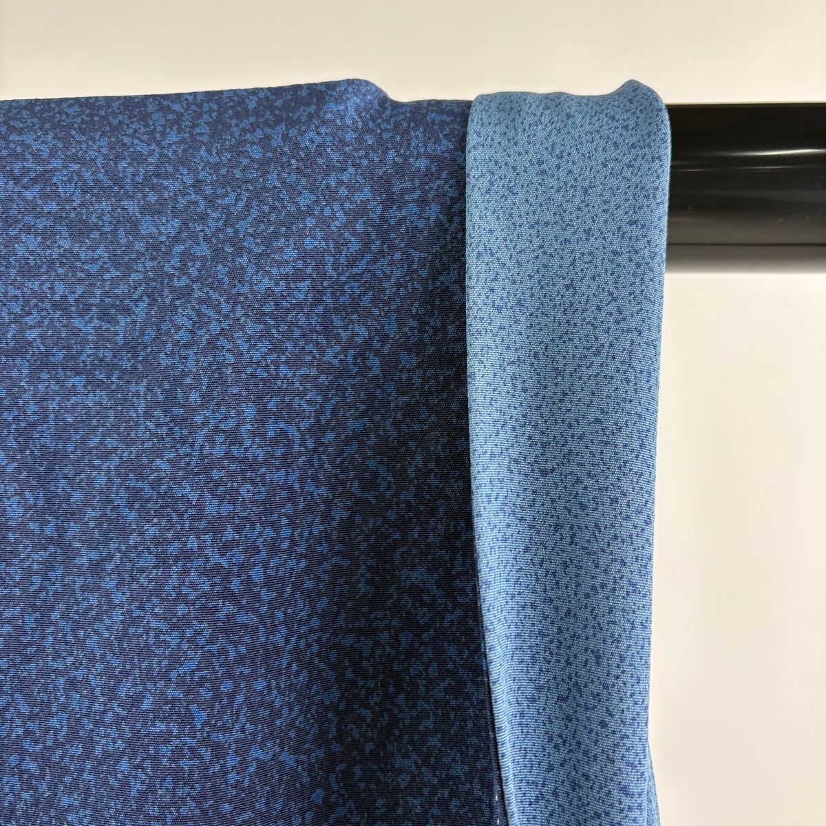 付下げ 身丈168cm 裄丈70cm L 袷 向井修 落款 桜 流水 ローケツ染