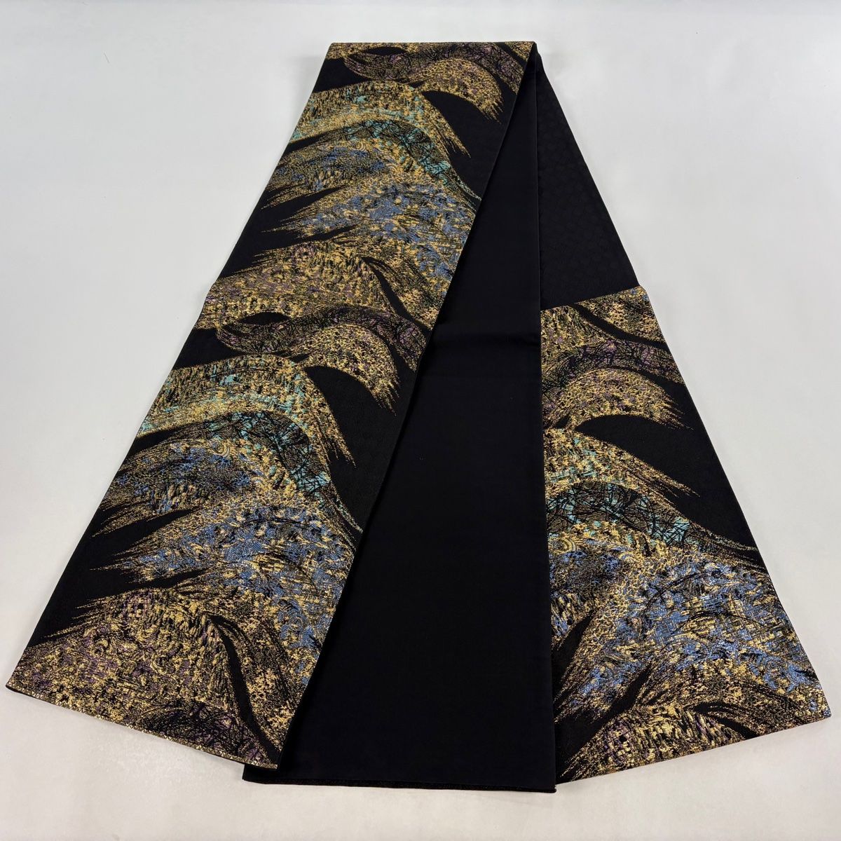 美品】 袋帯 秀品 びいどろ 波 幾何学模様 箔 金糸 黒 六通 正絹