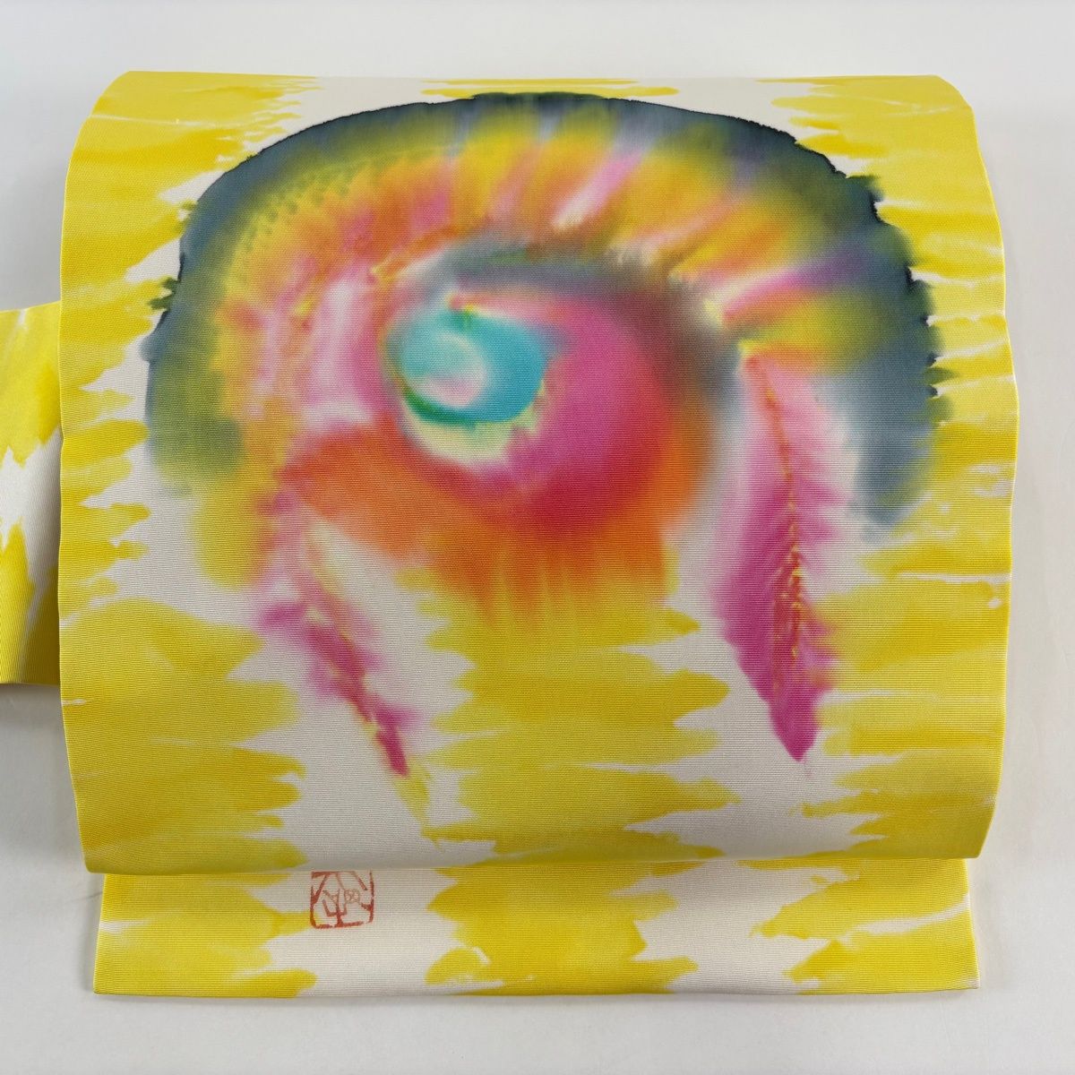 名古屋帯 秀品 落款 本郷大田子 幾何学 黄色 正絹