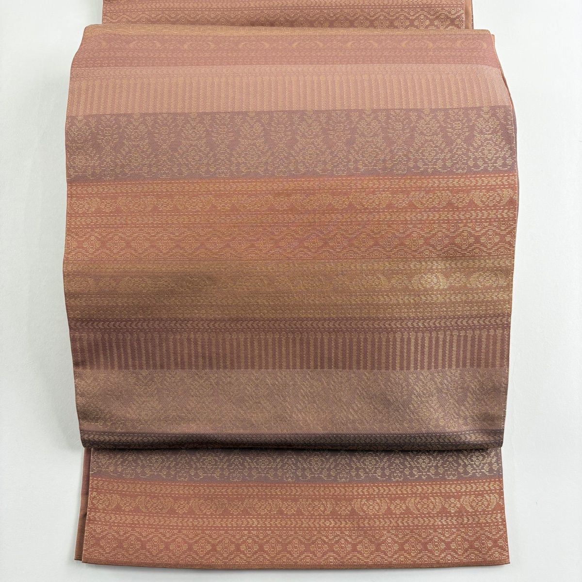 【美品】 袋帯 秀品 織悦 落款 関西仕立て 間道 幾何学模様 箔 薄小豆 全通 正絹 【】