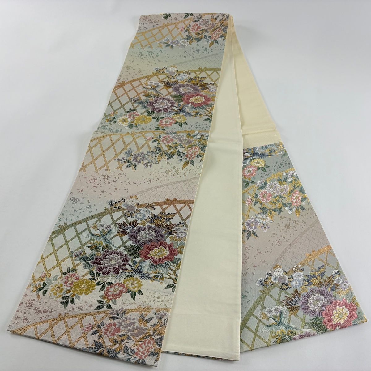 美品】 袋帯 秀品 牡丹 光悦垣 金糸 箔 薄緑 六通 正絹 【中古