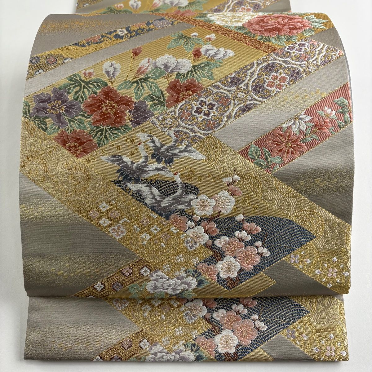 袋帯 秀品 花彩横短冊文 鶴 刺繍 金糸 灰色 六通 正絹