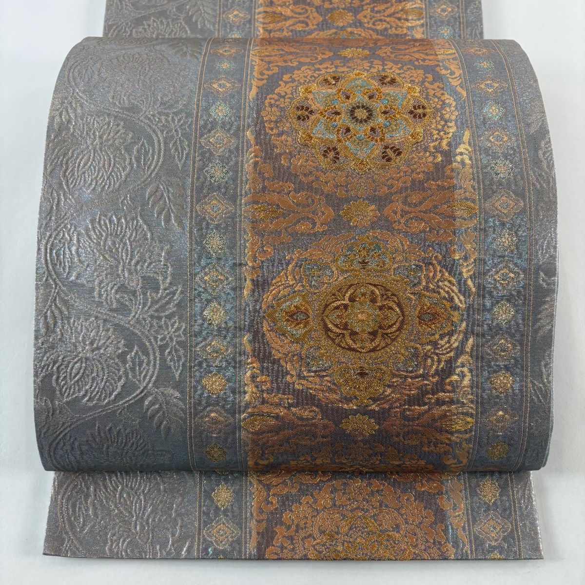 美品】 袋帯 秀品 華文 花唐草 金糸 箔 灰紫 六通 正絹 【中古