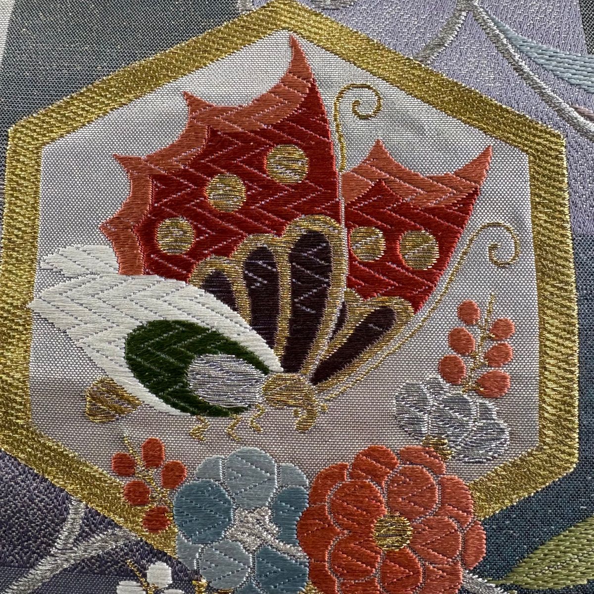 袋帯 秀品 振袖向き 蝶 唐草 金銀糸 箔 灰紫 六通 正絹