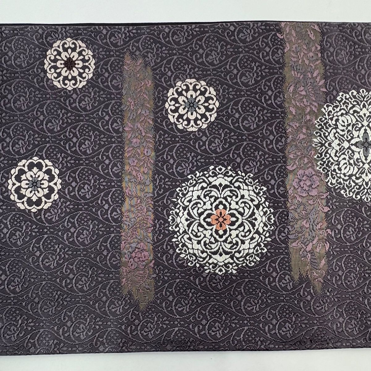 美品】 袋帯 秀品 草木染 華文 花唐草 刺繍 箔 紫 六通 正絹 【中古