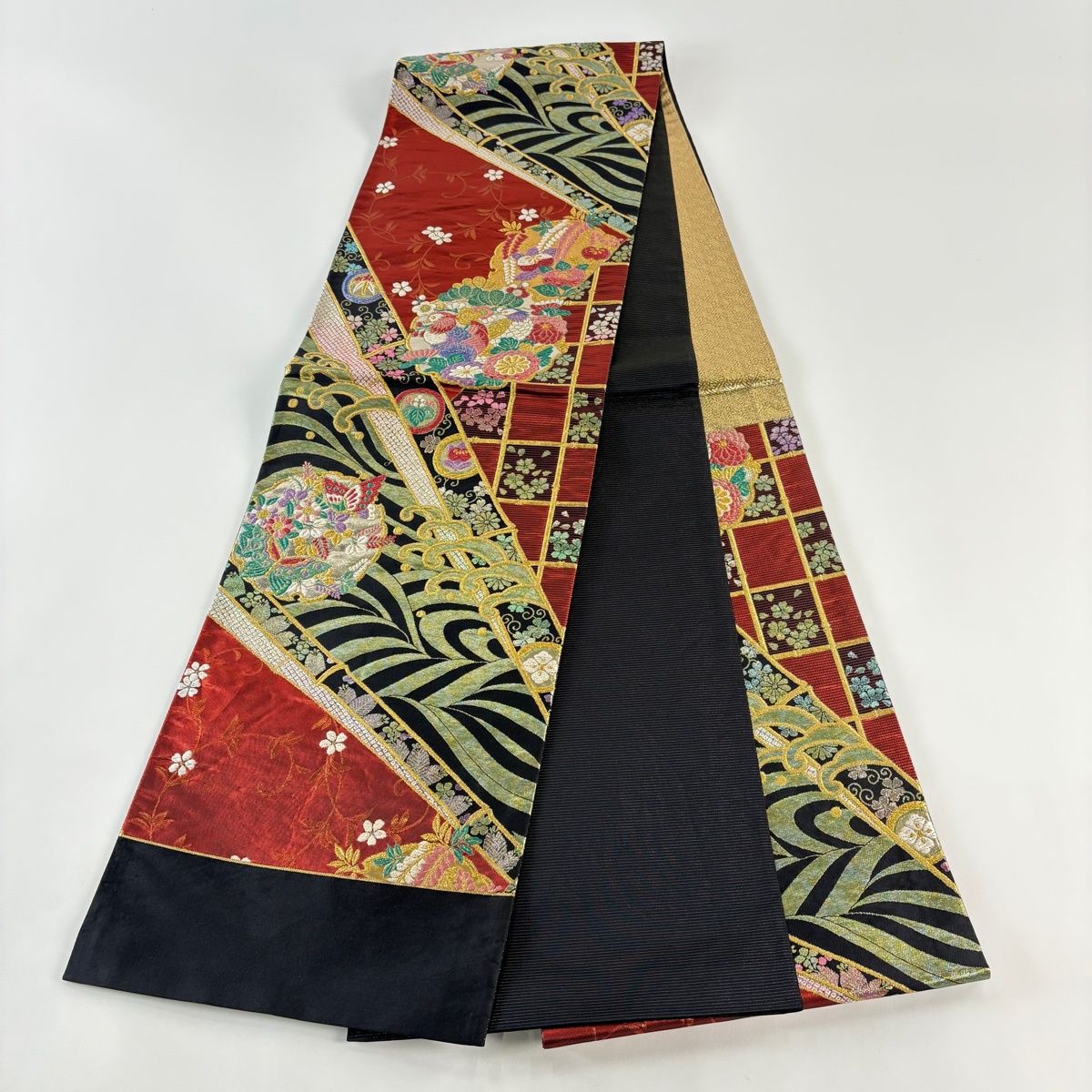 美品】 袋帯 秀品 草花 鴛鴦 金糸 箔 赤 六通 正絹 【中古】 - メルカリ