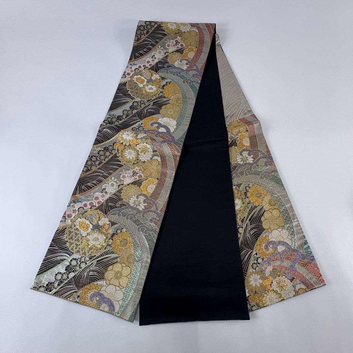 袋帯 秀品 雪輪 草花 金糸 箔 黒 六通 正絹 【中古】 - メルカリ