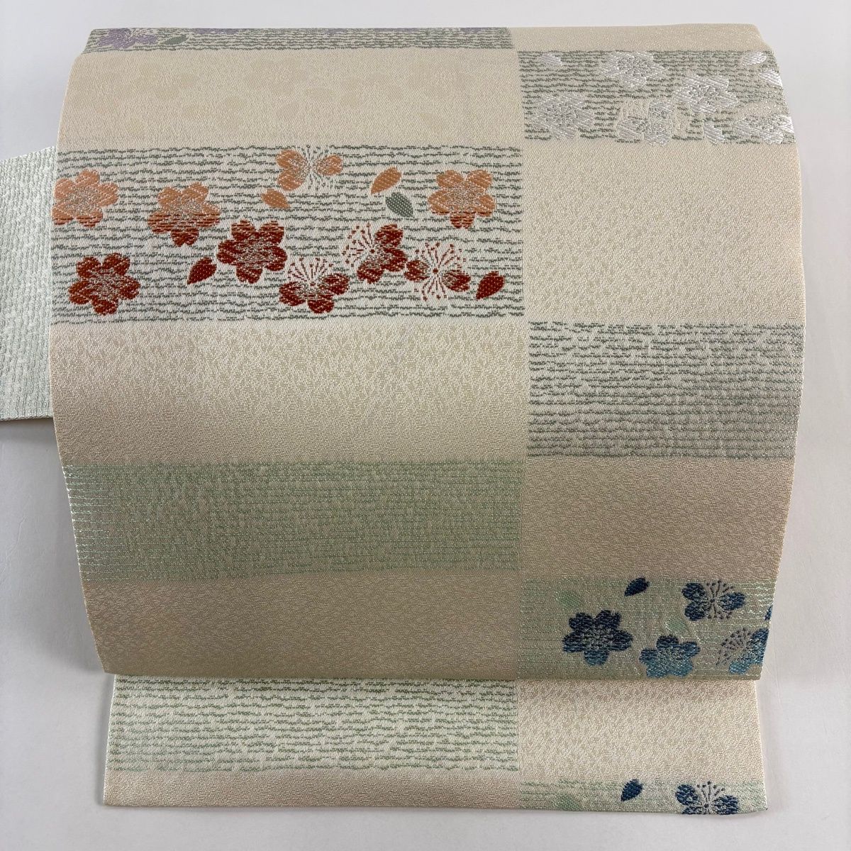 名古屋帯 秀品 桜 花びら クリーム 正絹
