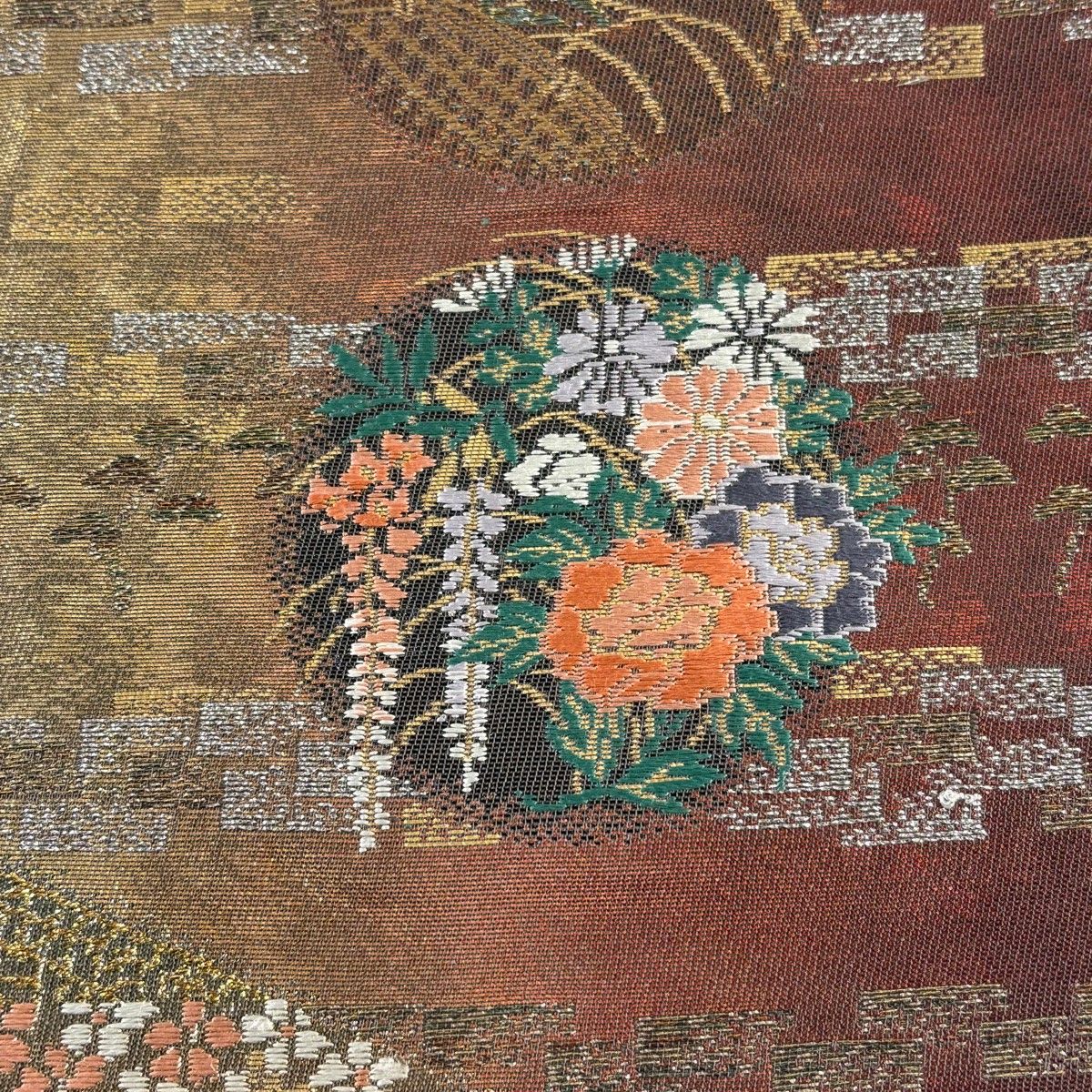 袋帯 秀品 草花 若松菱 金糸 箔 茶色 六通 正絹