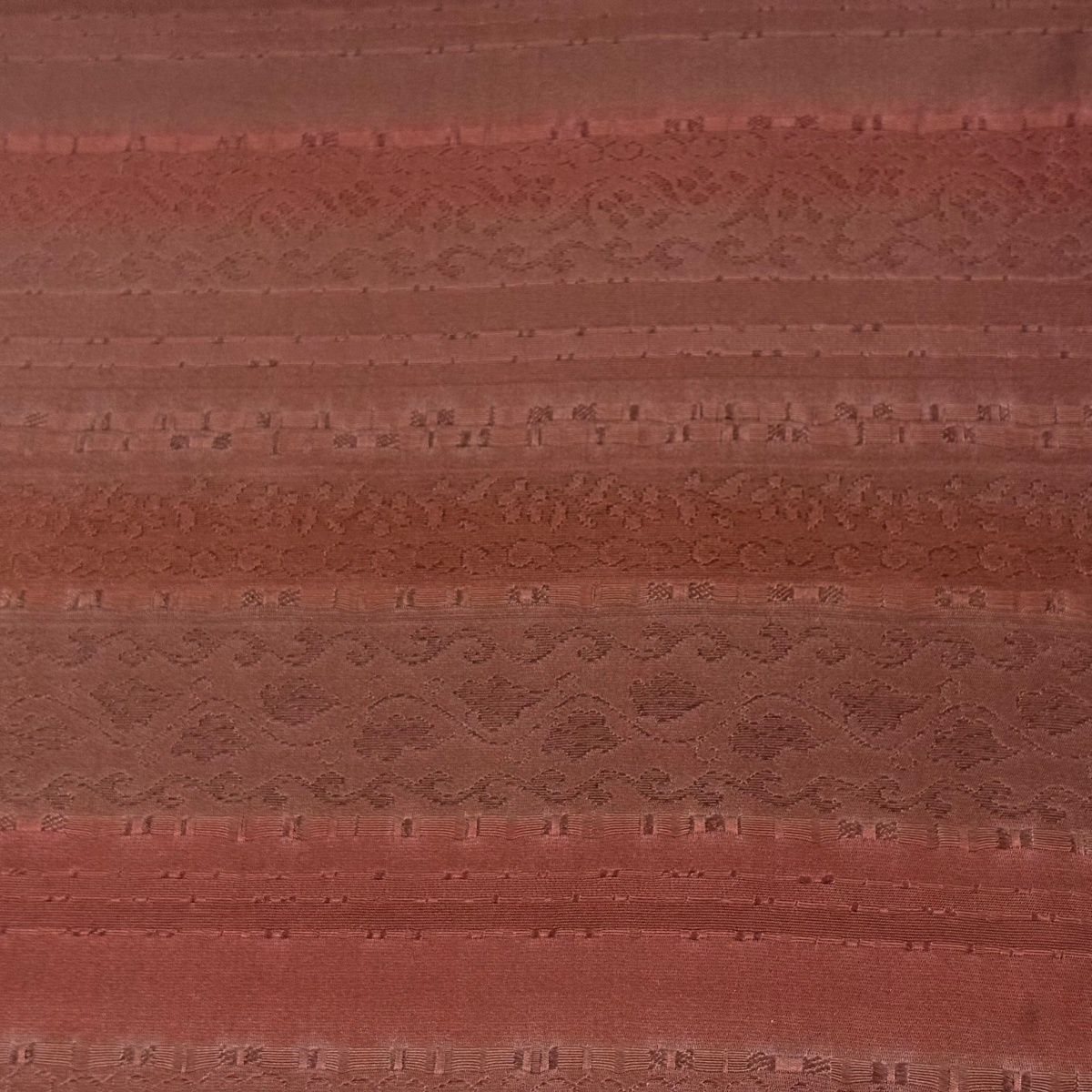 反物 優品 羽尺 羽織 和装コート 縞 地紋 小豆色 正絹 【中古】 - メルカリ