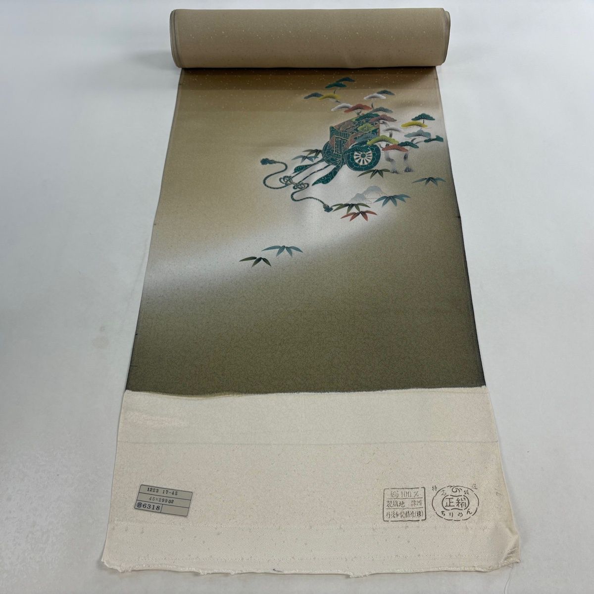 反物 秀品 付下げ 御所車 松 金銀彩 ぼかし 薄茶色 正絹