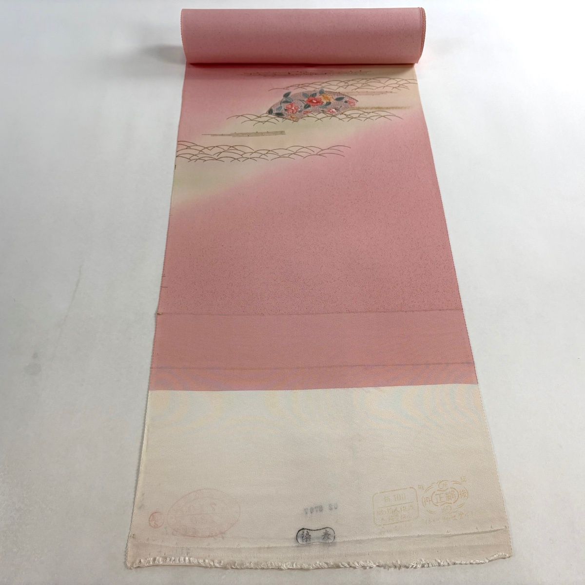 反物 秀品 付下げ 扇面 草花 刺繍 金銀彩 ピンク 正絹