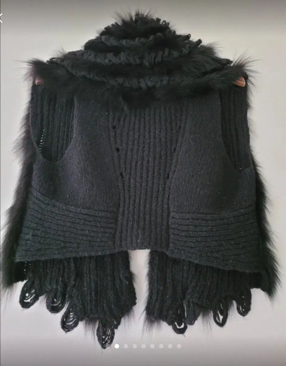 ハンサムSYSTEMブランドのニットベストです