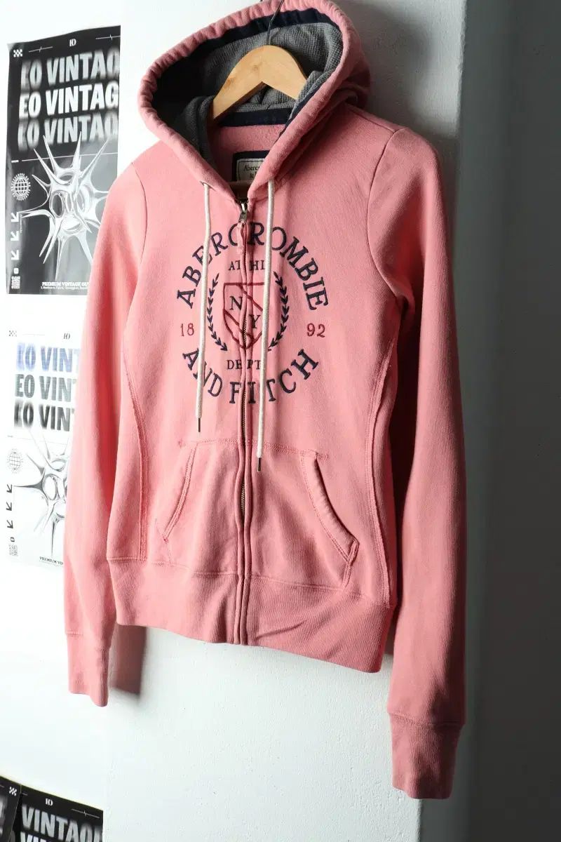 W M-L アバクロンビー フード付きTシャツ ピンク 起毛 いちごミルク 実物 희-15 EDE