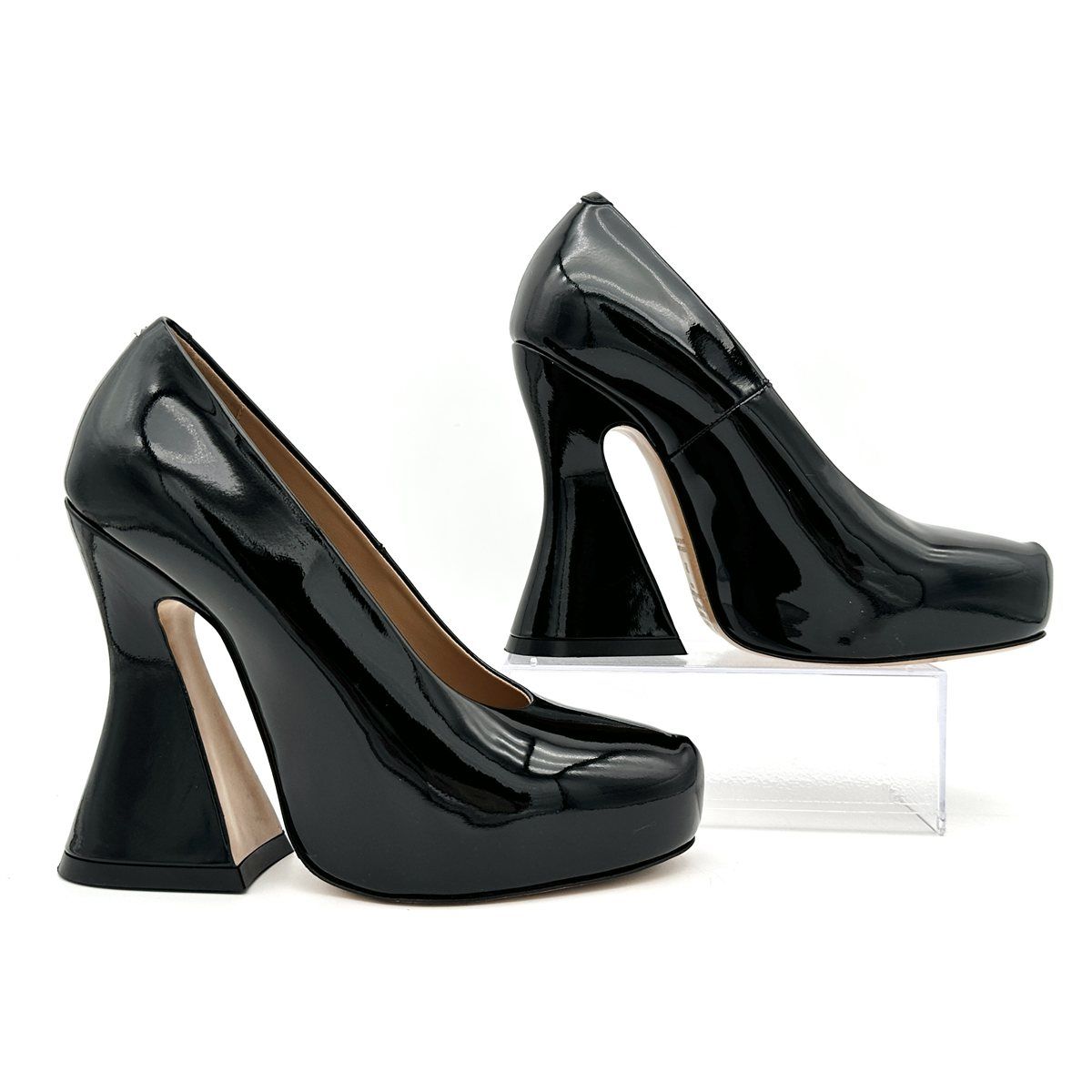 【美品】margiela エナメルブラック　パンプス □新品級□ Maison Margiela ハイヒール エナメル スケッチヒール