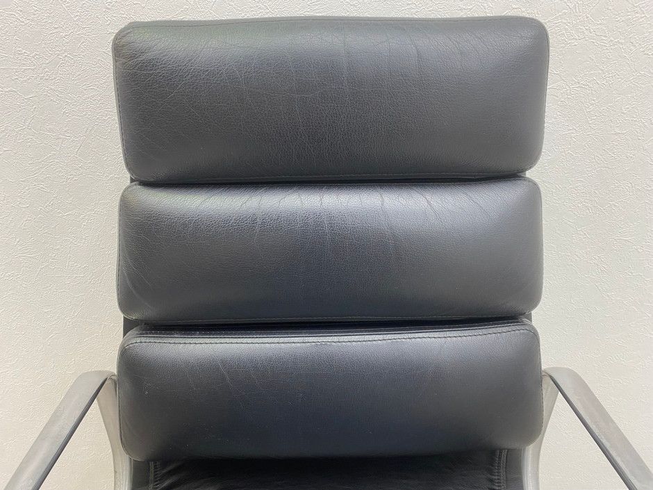 ソフトパッドグループチェア ブラック