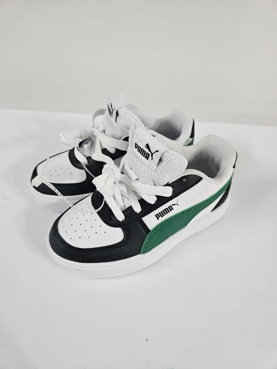 プーマ キッズ スポーツシューズ ブラック 白 グリーン ユア YOOA 175 cm
