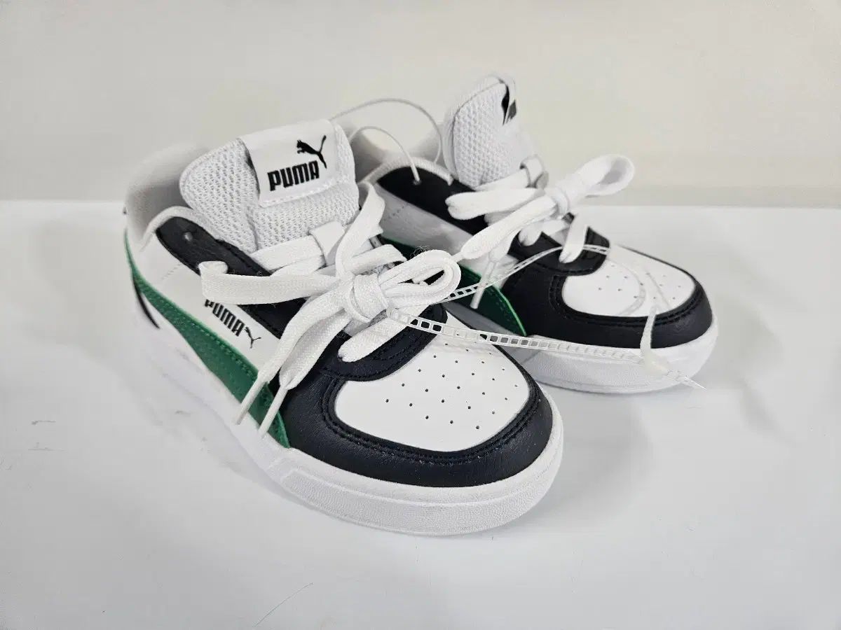  プーマ キッズ スポーツシューズ ブラック 白 グリーン ユア YOOA 175 cm その他 キッズシューズ