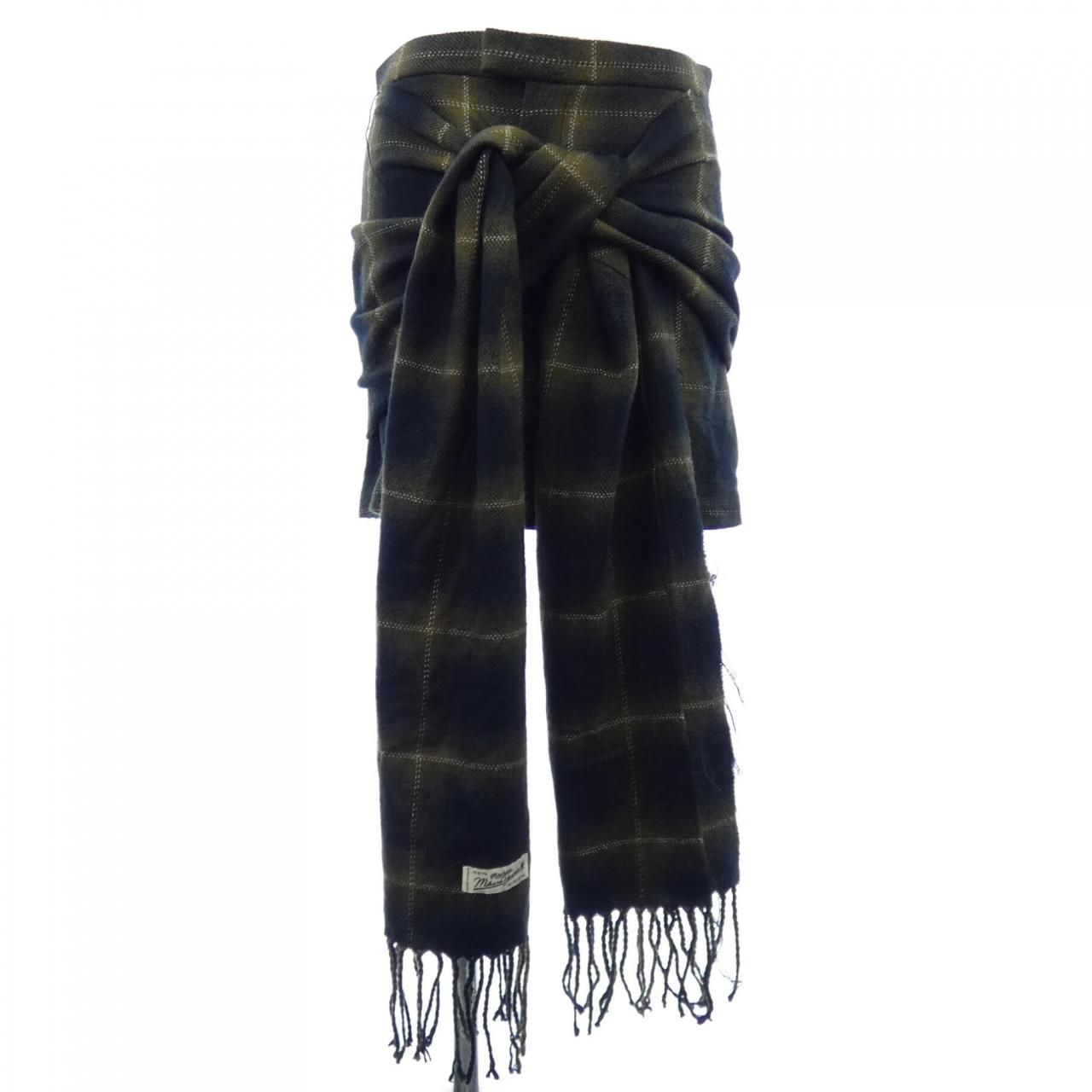 メゾンミハラヤスヒロ MAISON MIHARA YASUHI スカート