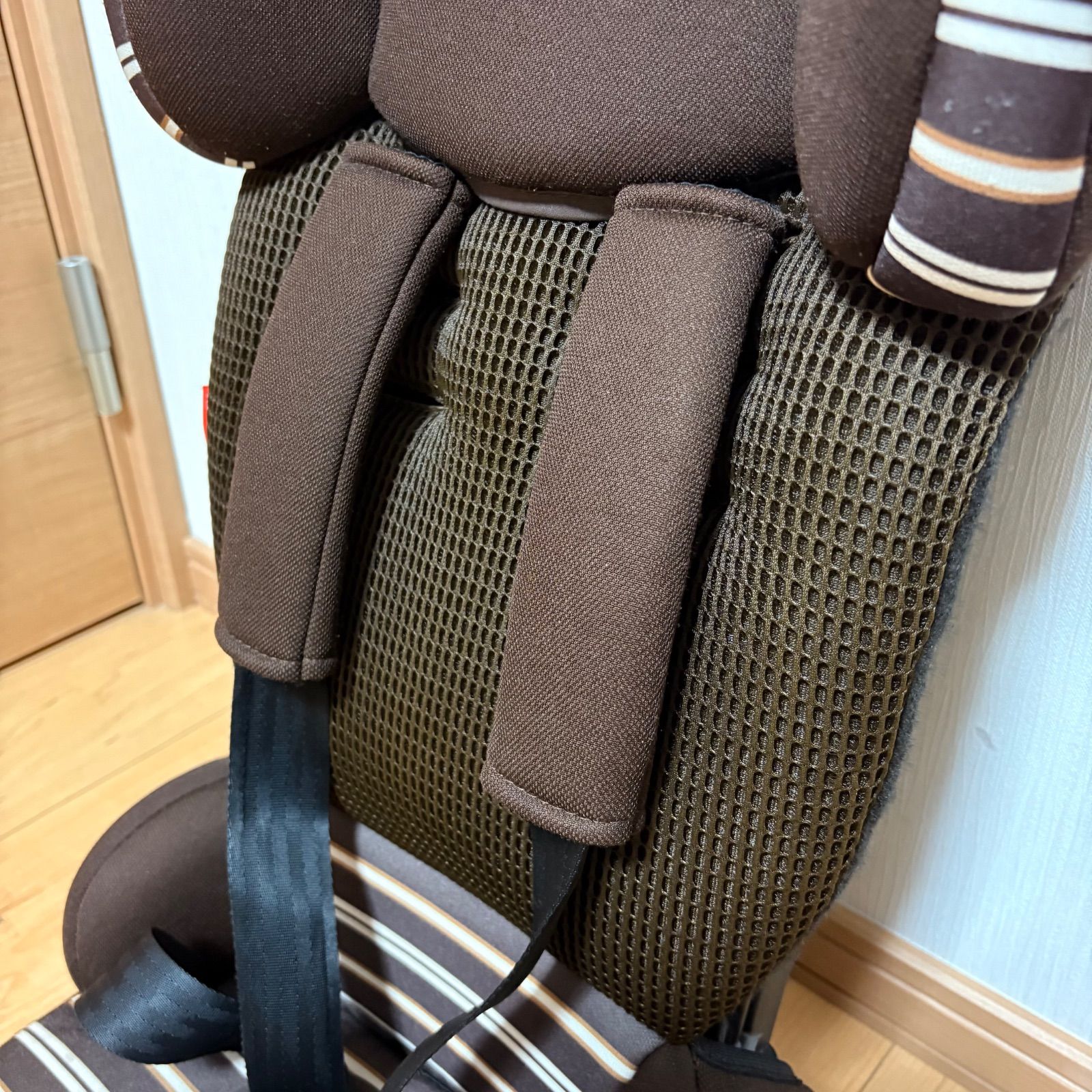 日本育児 トラベルベストECプラス チャイルドシート ブラウンボーダー