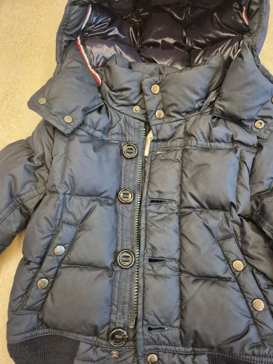 購入 モンクレール ネイビー 4y 105 アウトレット】【ラスト1点