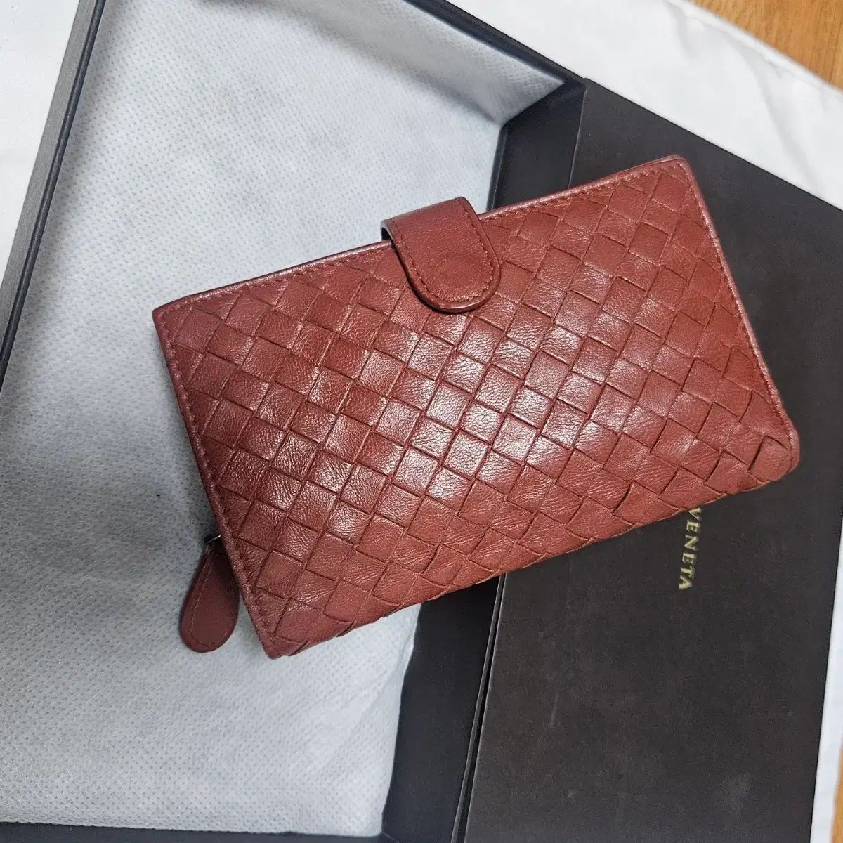 ボッテガ・ヴェネタ ブラウン 二つ折り財布 (箱含む) - メルカリ