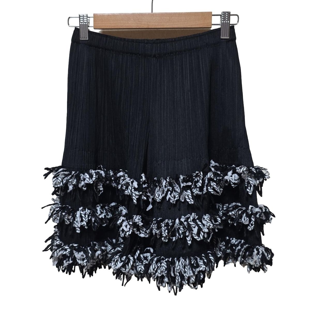 PLEATS PLEASE プリーツプリーズ ハーフパンツ サイズ3 L レディース 黒 グレー 白 プリーツ