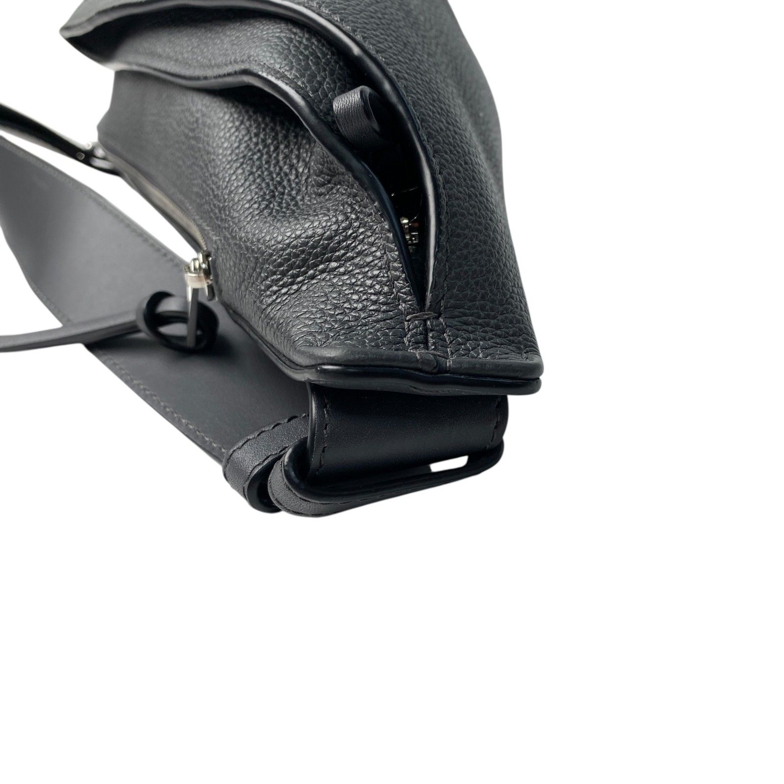 ロエベ LOEWE メンズ アントン スリング ボディバッグ レザー ブラック