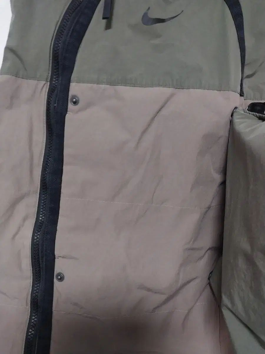 ナイキ テックパック シンセティックフィル ベスト 95