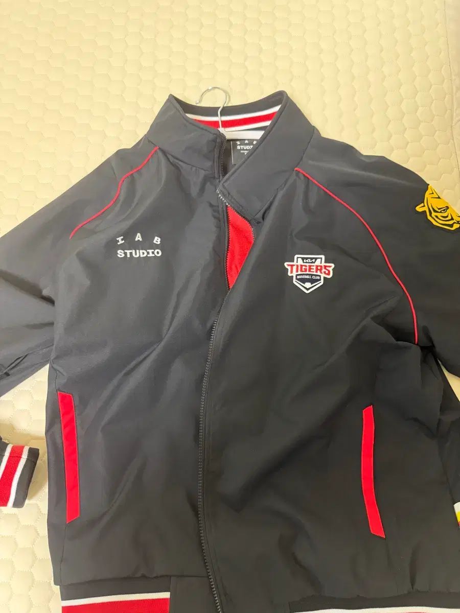 2025 KIAタイガース キア タイガース 秋冬用アウター